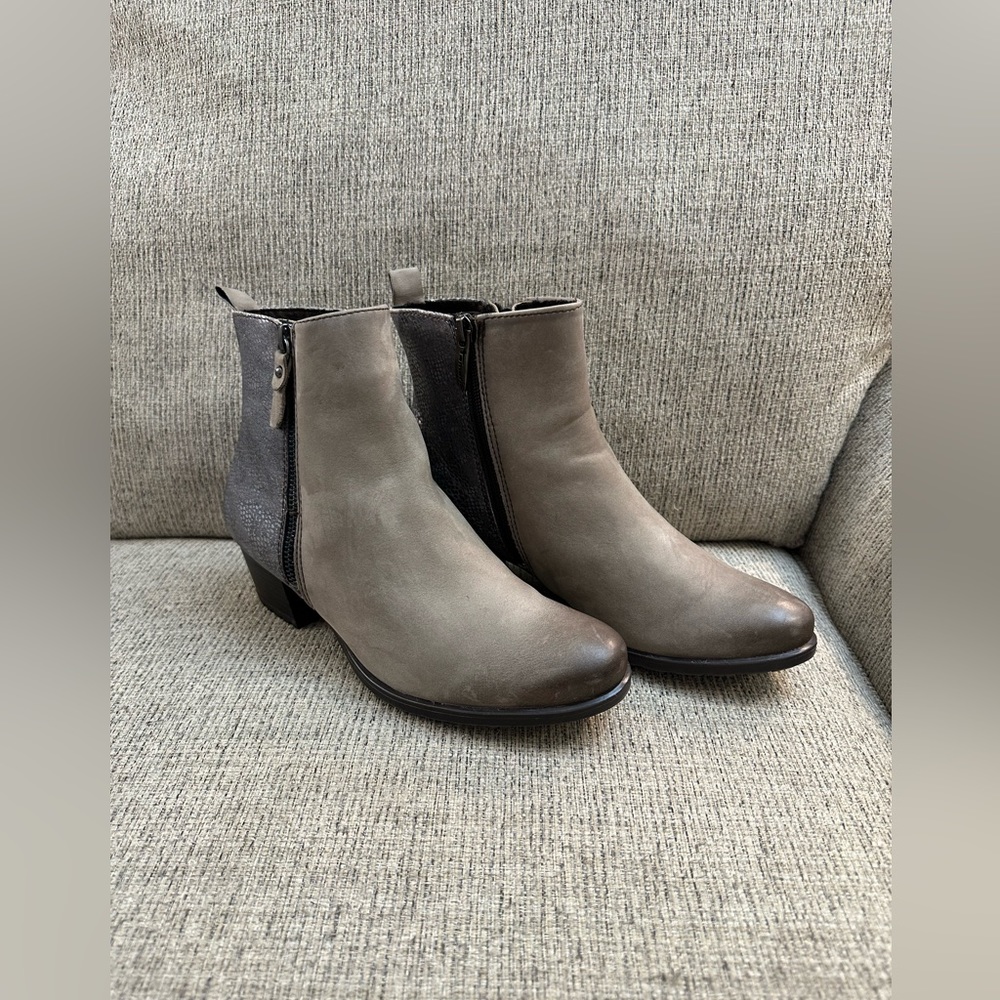 Womens Tamaris Two Tone Ankle Boots-size 39(71/2)